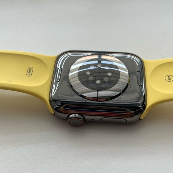 Apple Watch series 6, 44mm - Picture 6 of 6